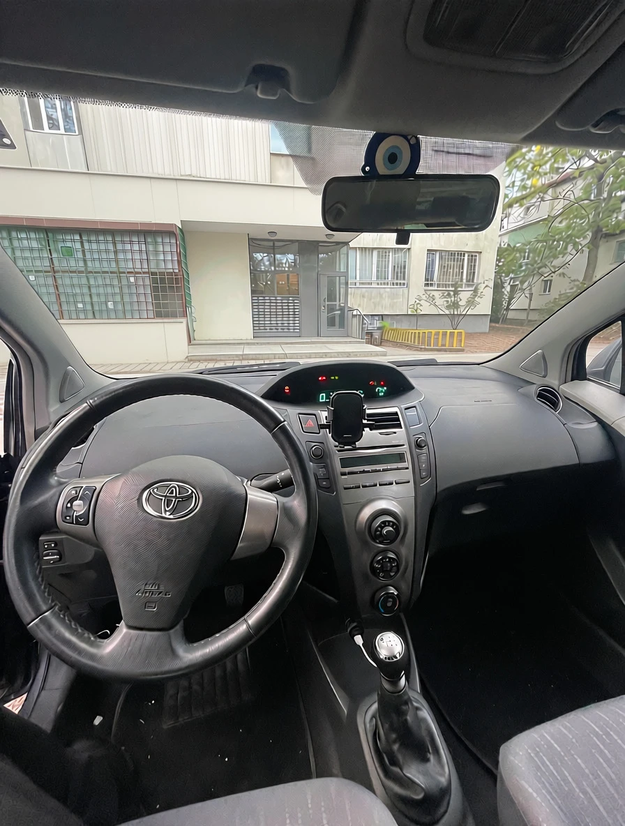 Toyota Yaris, снимка 9 - Автомобили и джипове - 56663315