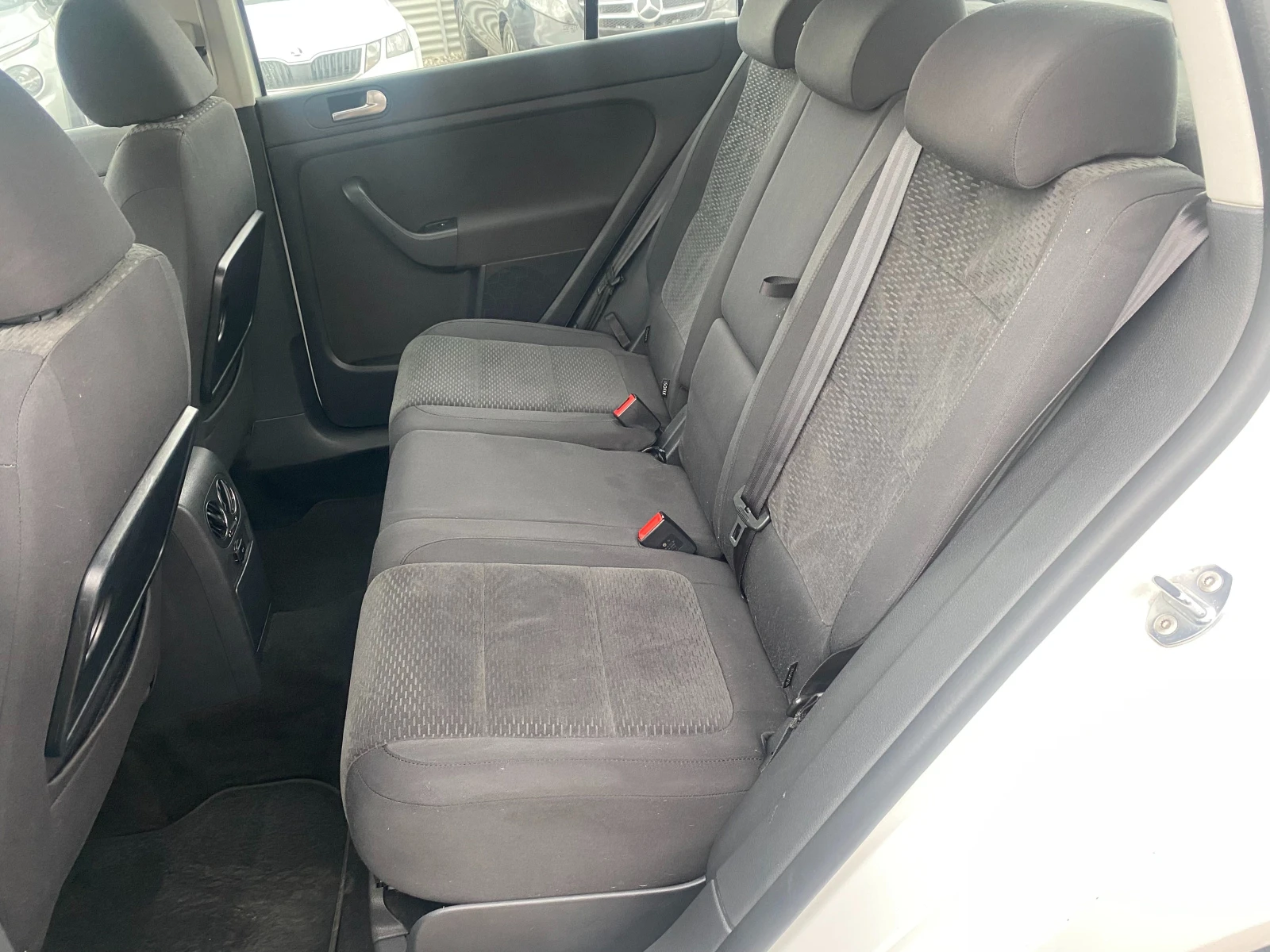 VW Golf Plus 1.6TDi ---Уникат---, снимка 11 - Автомобили и джипове - 56709773