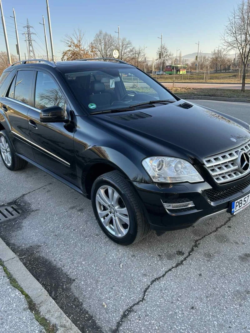 Mercedes-Benz ML 350 Перфектна, снимка 4 - Автомобили и джипове - 48733560