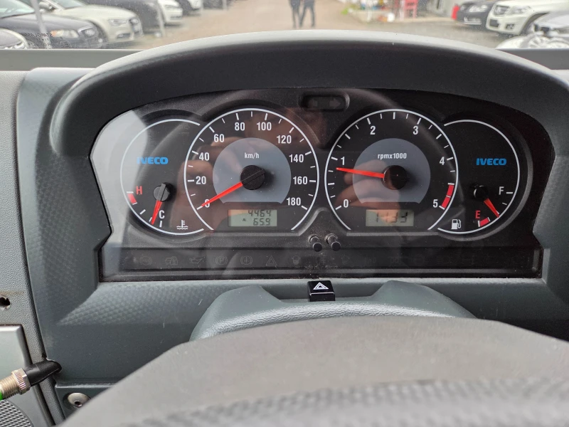 Iveco Massive 3.0HPT  177к.с 4500к.м! , снимка 9 - Автомобили и джипове - 53062310
