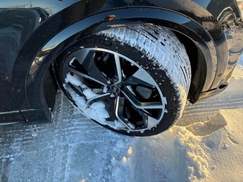 Audi RSQ8 4.0 TFSI quattro* ДИСТРОНИК* 360* ОБДУХВАНЕ, снимка 6 - Автомобили и джипове - 53360095