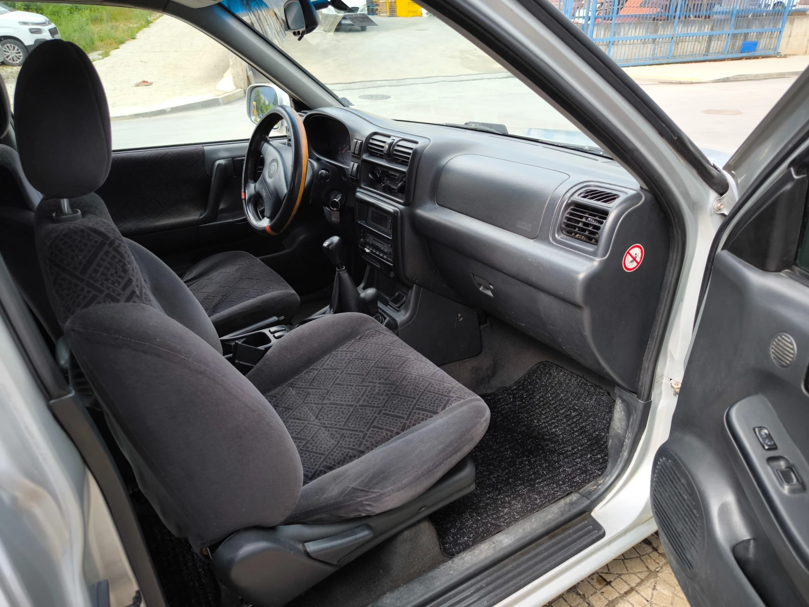 Opel Frontera 2.2 - изображение 8