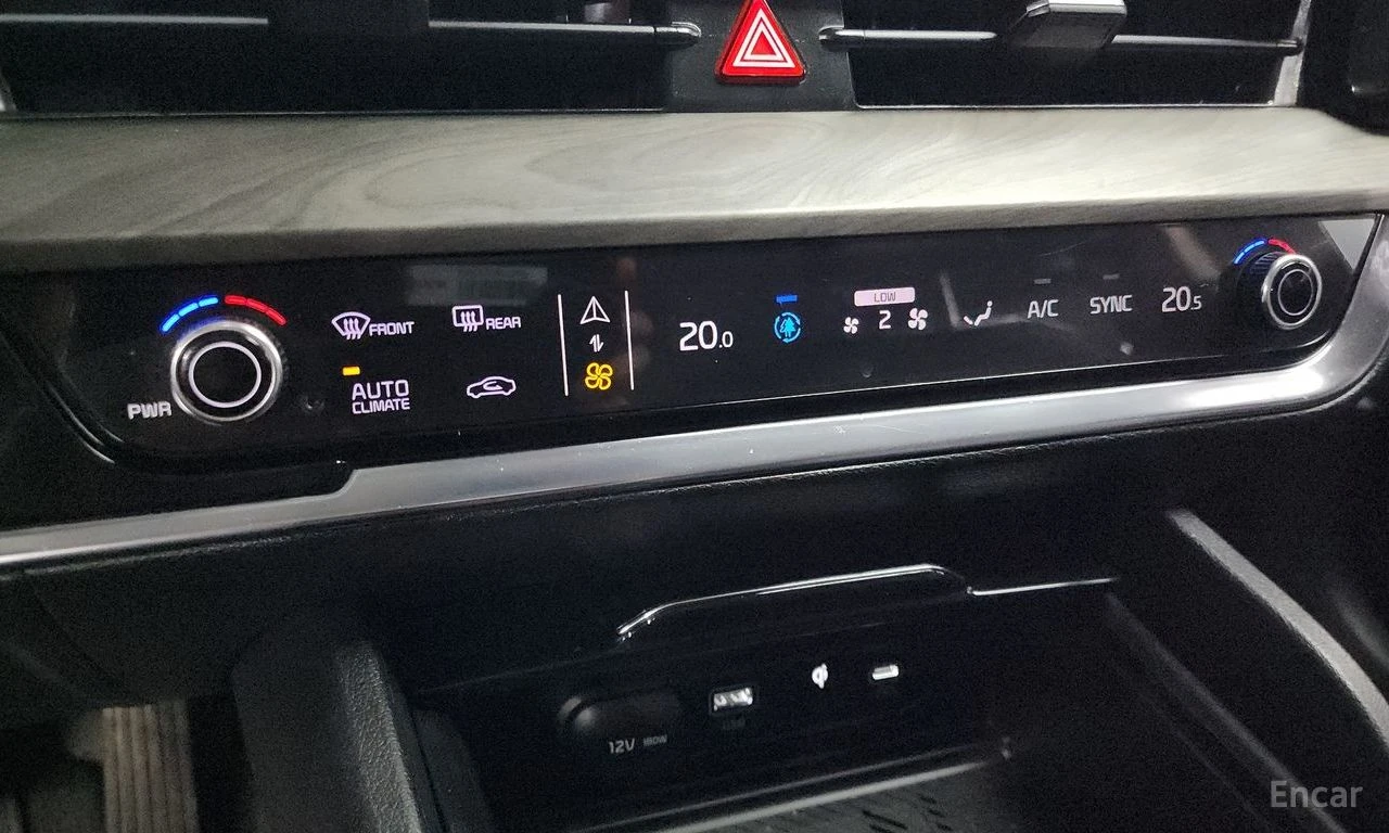 Kia Sportage SIGNATURE* 2.0D* DRIVE-ASSIST* REAR-CAMERA* , снимка 11 - Автомобили и джипове - 54761282