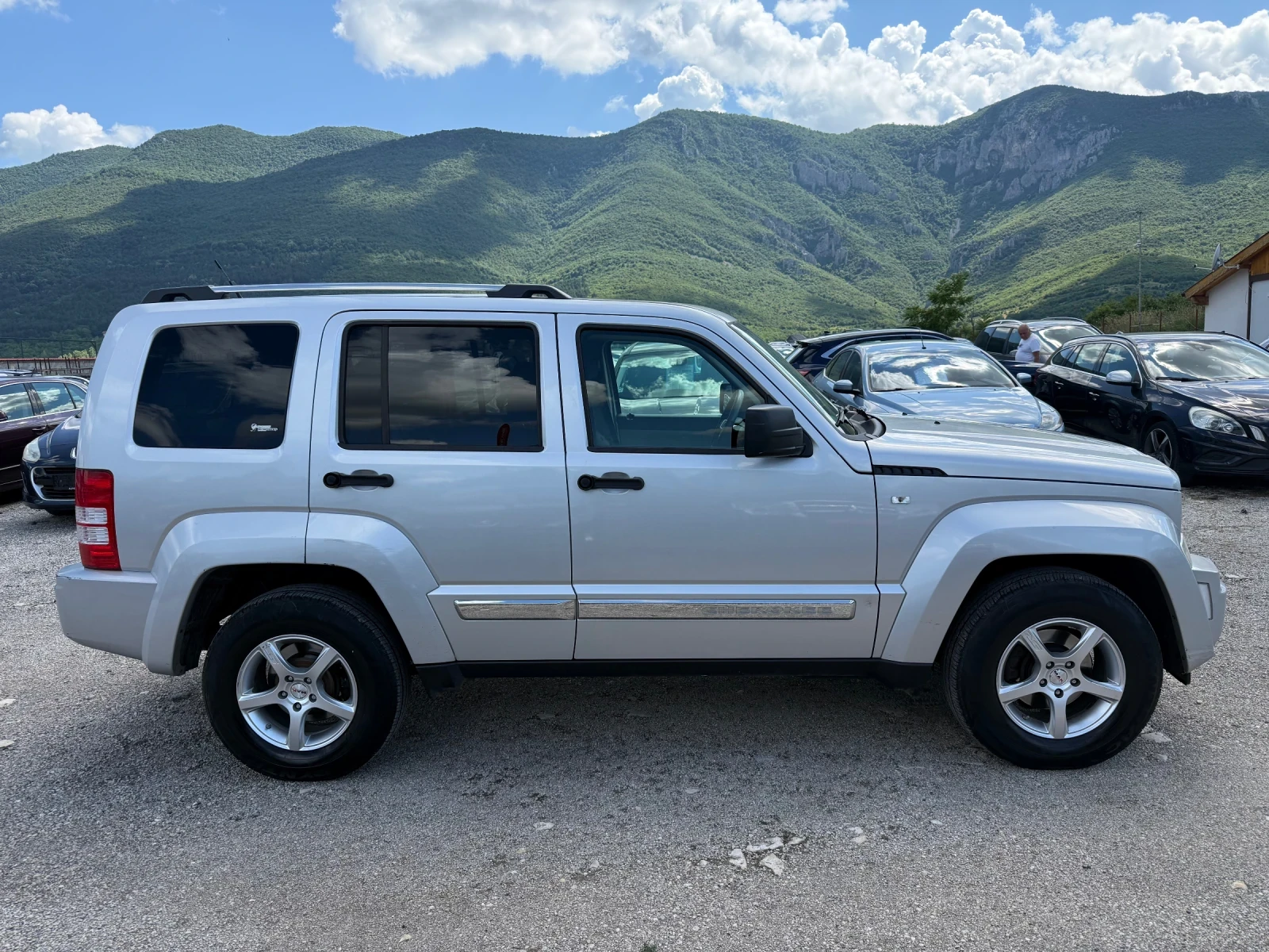 Jeep Cherokee 2.8 CRD 177к.с. АВТОМАТ, снимка 6 - Автомобили и джипове - 55051450