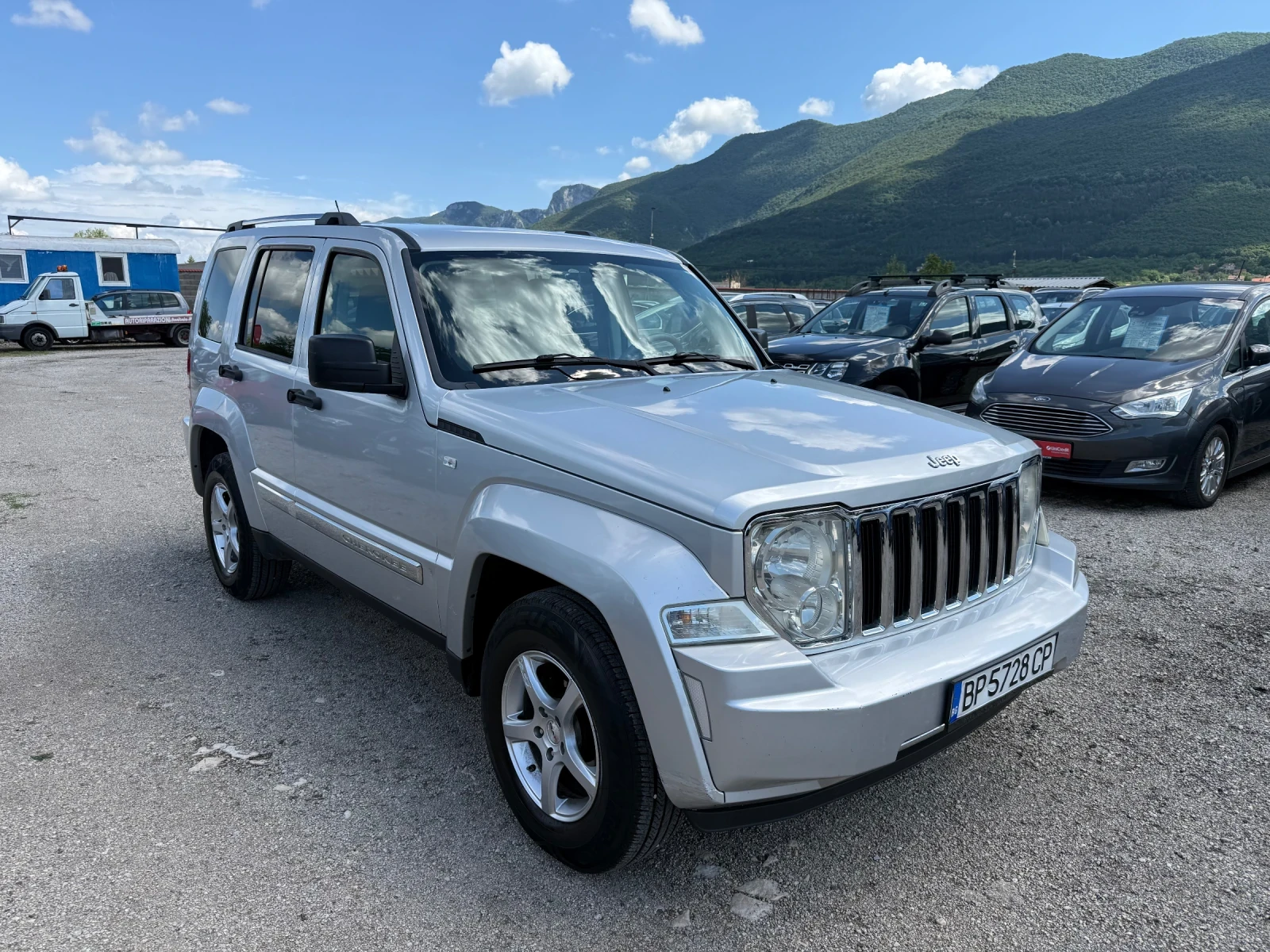 Jeep Cherokee 2.8 CRD 177к.с. АВТОМАТ, снимка 4 - Автомобили и джипове - 55051450