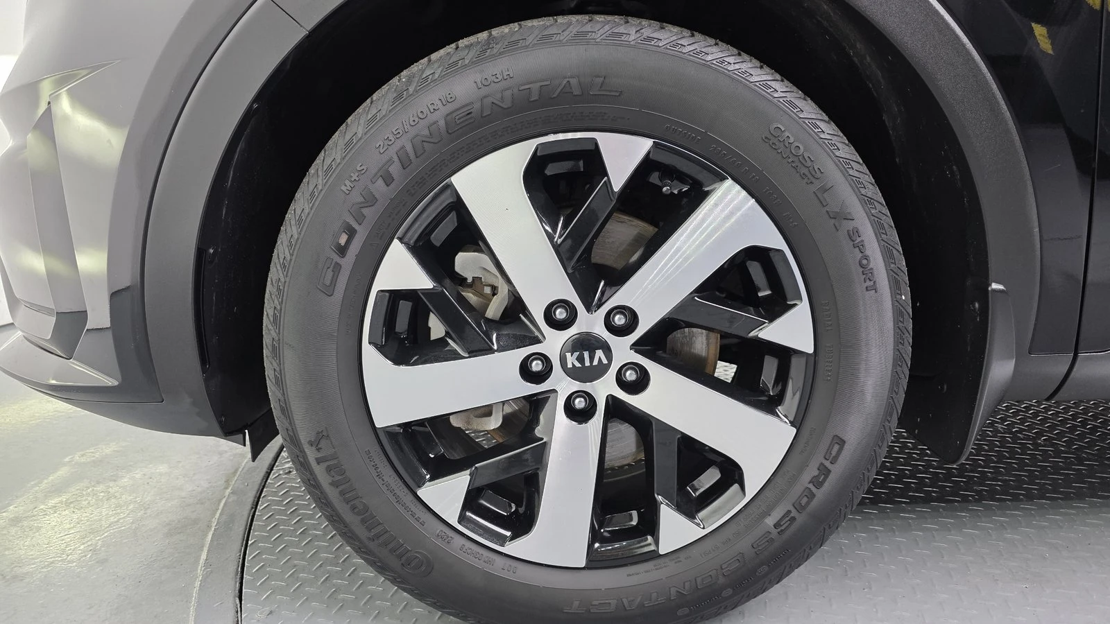 Kia Sorento 2.2* KEYLESS* ПОДГРЕВ ВОЛАН* ЕЛ. БАГАЖНИК* КРАЙНА , снимка 5 - Автомобили и джипове - 55336585