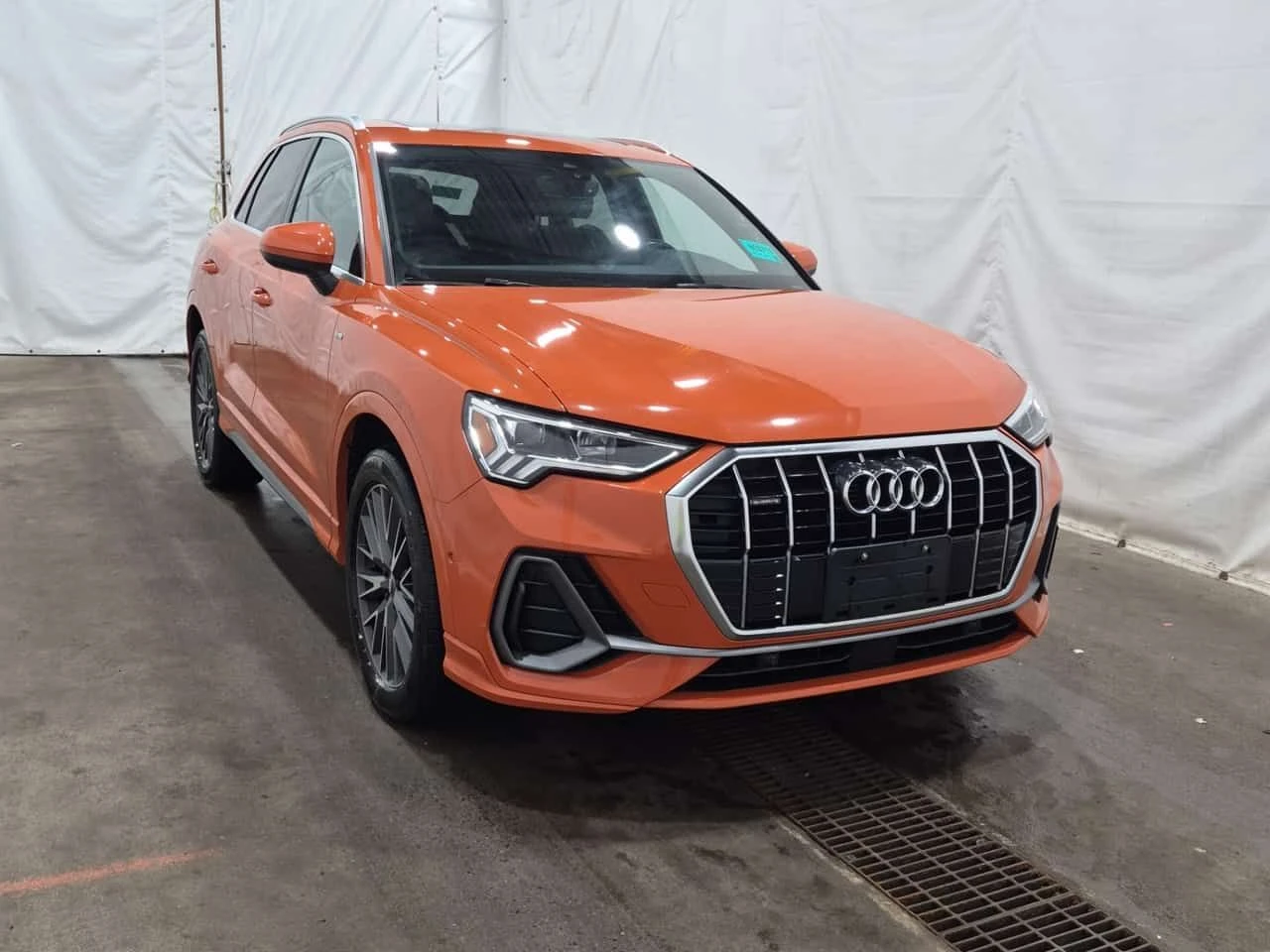 Audi Q3 Progressiv/CARFAX/Панорама/Памет/Подгрев/, снимка 2 - Автомобили и джипове - 55547775