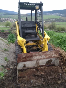 Мини челни товарачи 