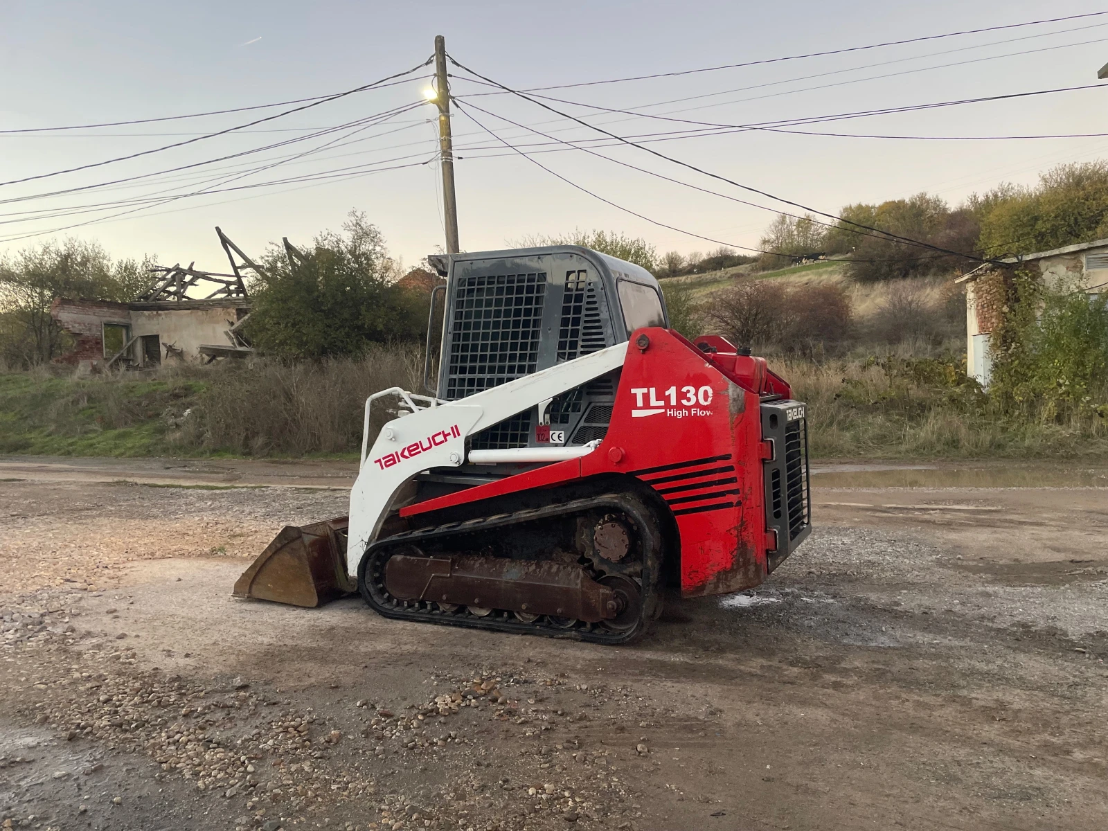 Мини челни товарачи Takeuchi TL130 3.4T Бартер - изображение 6