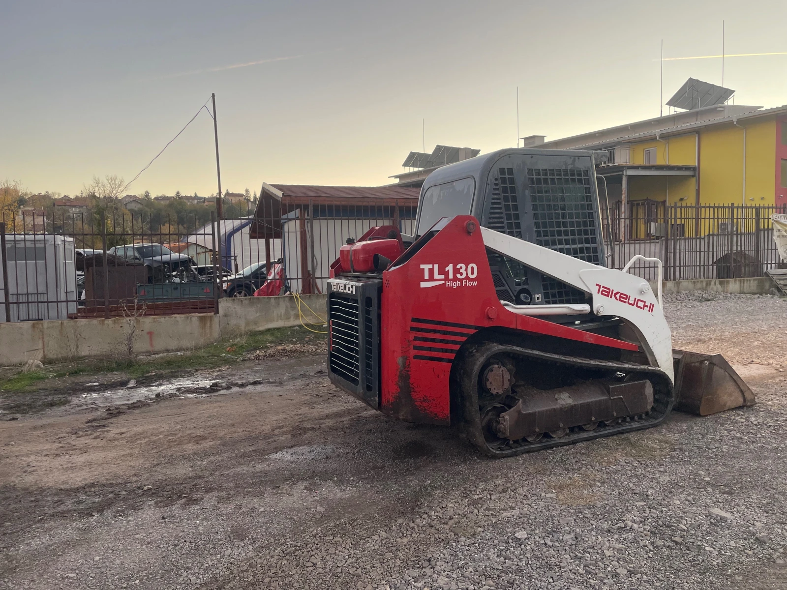 Мини челни товарачи Takeuchi TL130 3.4T Бартер - изображение 4