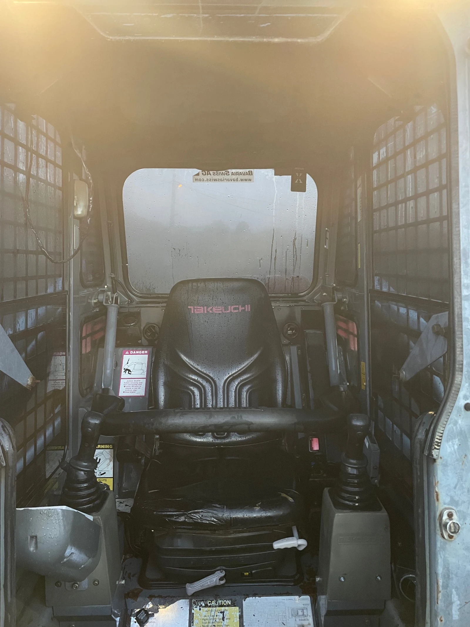 Мини челни товарачи Takeuchi TL130 3.4T Бартер - изображение 7