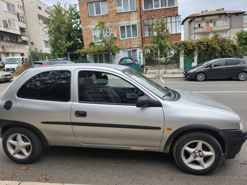 Opel Corsa, снимка 1 - Автомобили и джипове - 47260093