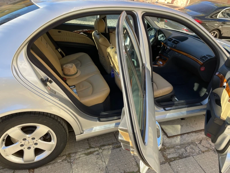 Mercedes-Benz E 240, снимка 4 - Автомобили и джипове - 49052005