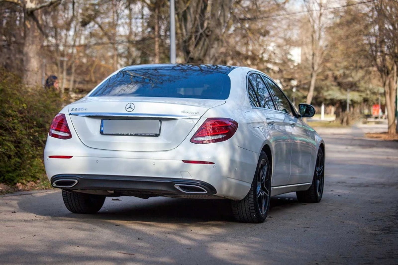 Mercedes-Benz E 220 4 matic, снимка 5 - Автомобили и джипове - 48984874