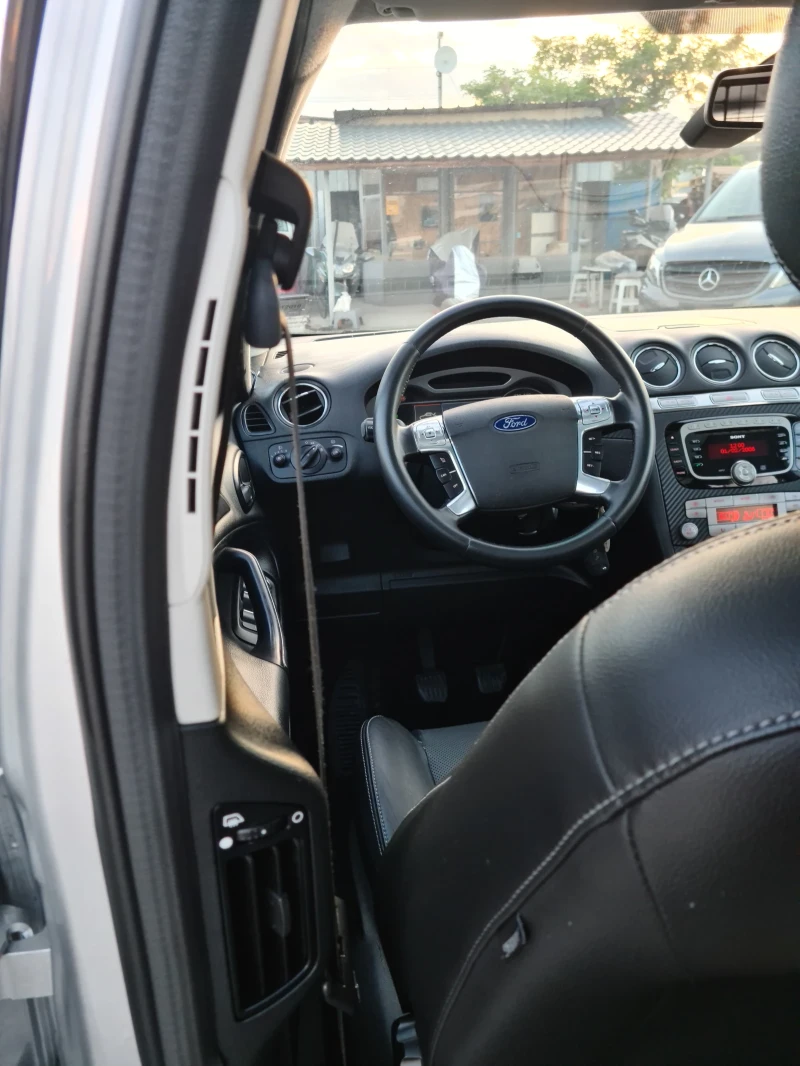 Ford S-Max 2.0 TDCI  ПАНОРАМА / КОЖА / ПАРКТРОНИК / key less , снимка 12 - Автомобили и джипове - 50947610