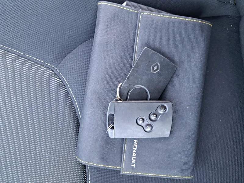 Renault Clio 0.9 Tse, снимка 16 - Автомобили и джипове - 51543451