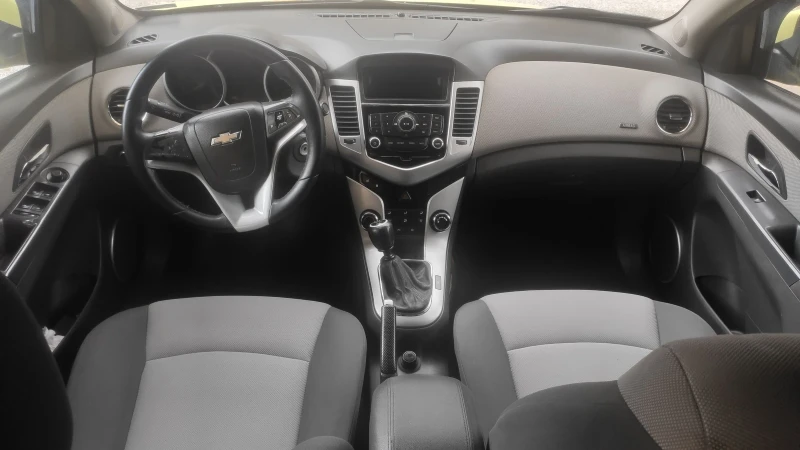 Chevrolet Cruze, снимка 6 - Автомобили и джипове - 52347287