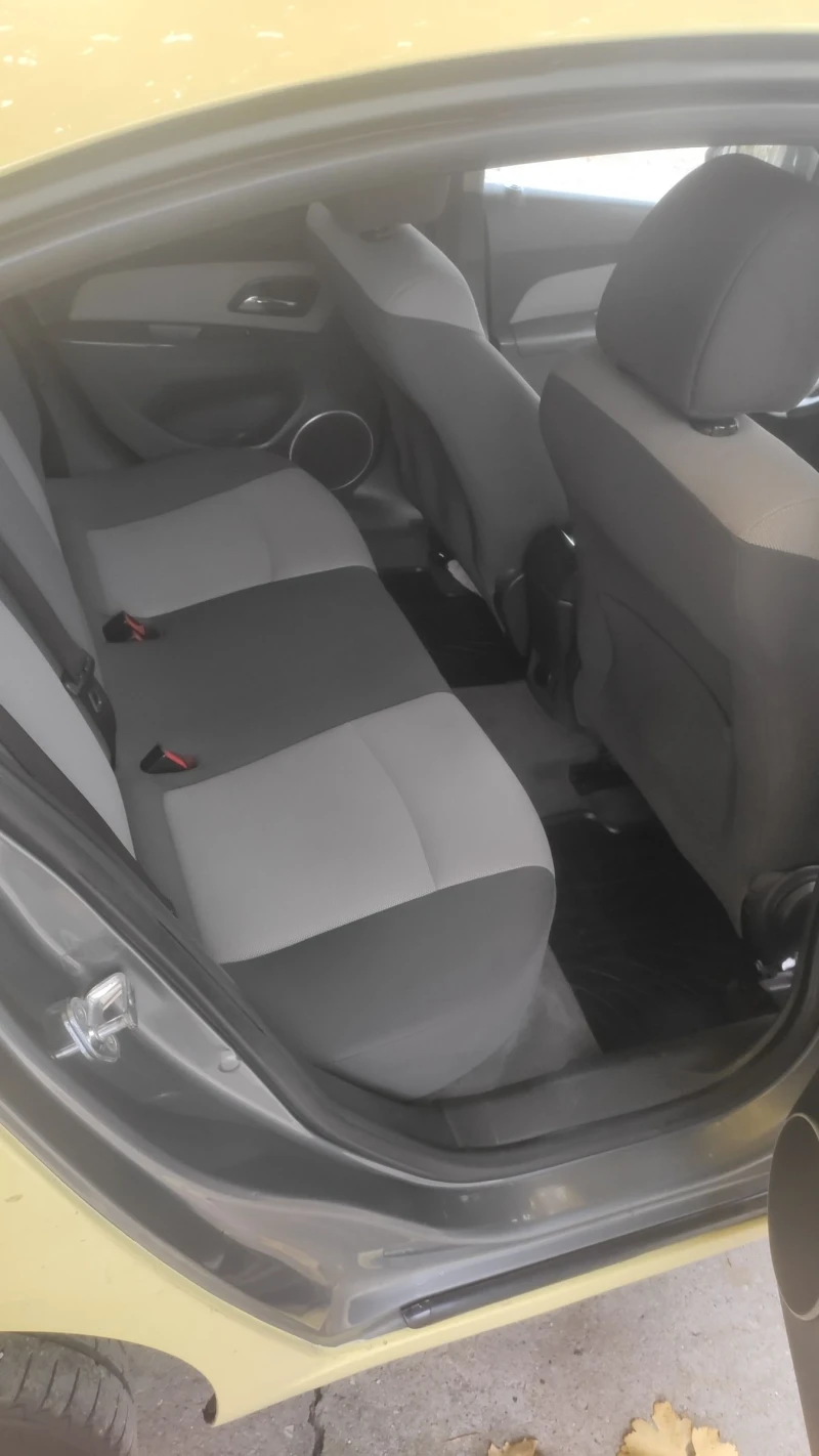 Chevrolet Cruze, снимка 8 - Автомобили и джипове - 52347287