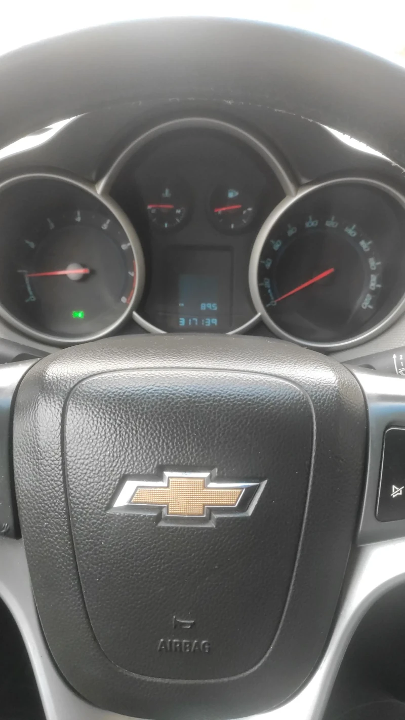 Chevrolet Cruze, снимка 5 - Автомобили и джипове - 52347287