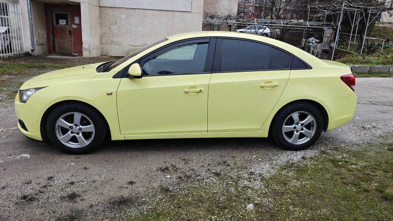 Chevrolet Cruze, снимка 2 - Автомобили и джипове - 52347287