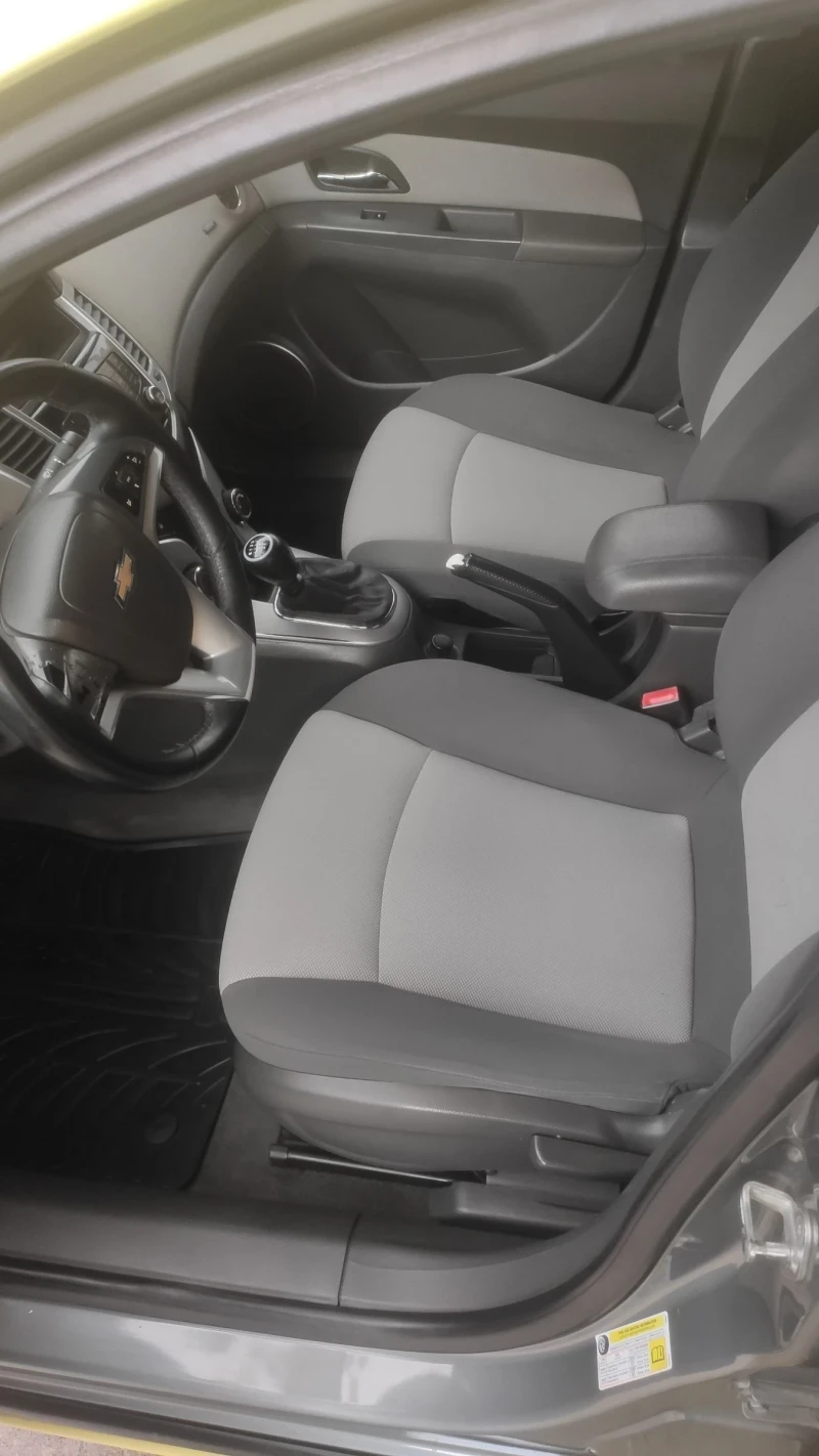 Chevrolet Cruze, снимка 13 - Автомобили и джипове - 52347287