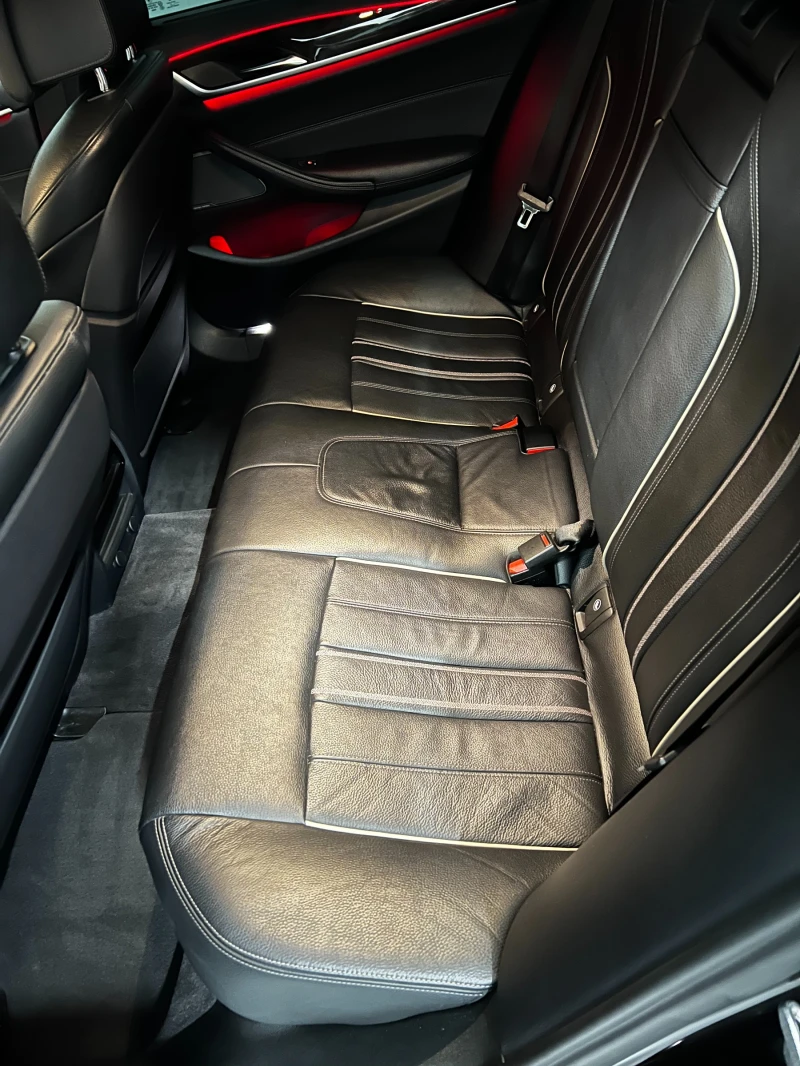 BMW 540 M-PACK* FACE LOOK* 360* AMBIENT* MHD* K&N* HARMAN*, снимка 15 - Автомобили и джипове - 52670458