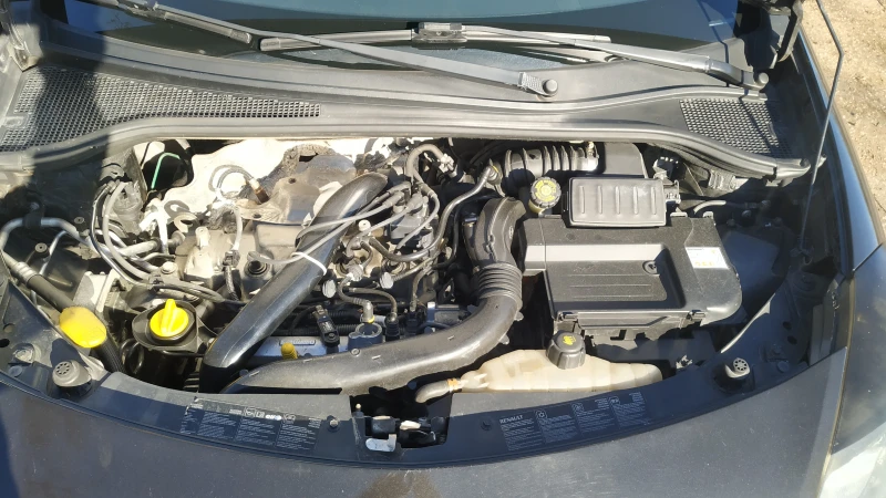 Renault Clio 1.2 tce, снимка 10 - Автомобили и джипове - 52813276