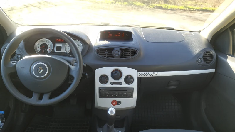 Renault Clio 1.2 tce, снимка 12 - Автомобили и джипове - 52813276