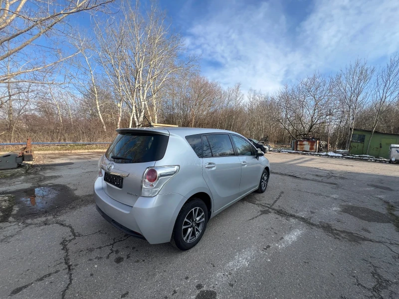 Toyota Verso 1.6D4D, снимка 14 - Автомобили и джипове - 53343533