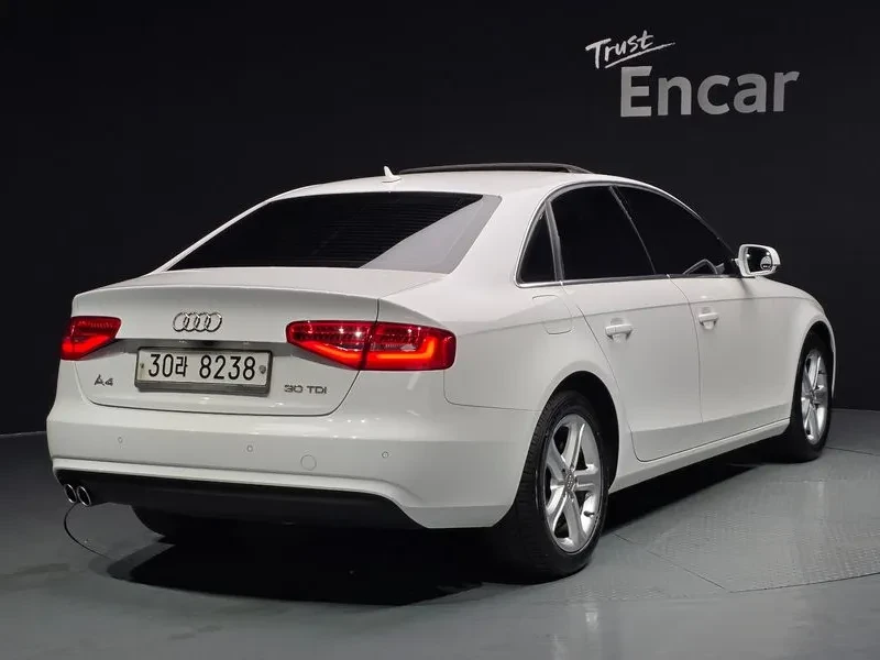 Audi A4 2.0 TDI, снимка 5 - Автомобили и джипове - 55009826