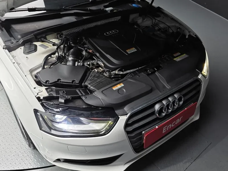 Audi A4 2.0 TDI, снимка 17 - Автомобили и джипове - 55009826