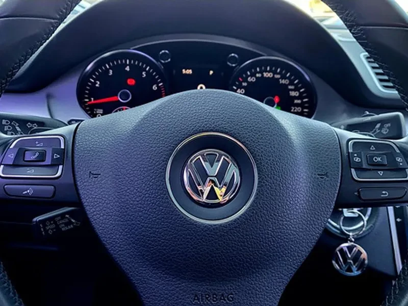 VW CC 2.0 Tsi, снимка 14 - Автомобили и джипове - 55012616