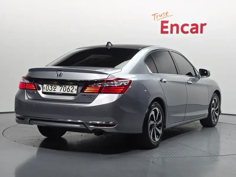 Honda Accord 2.4 9Th Generation, снимка 2 - Автомобили и джипове - 55044790