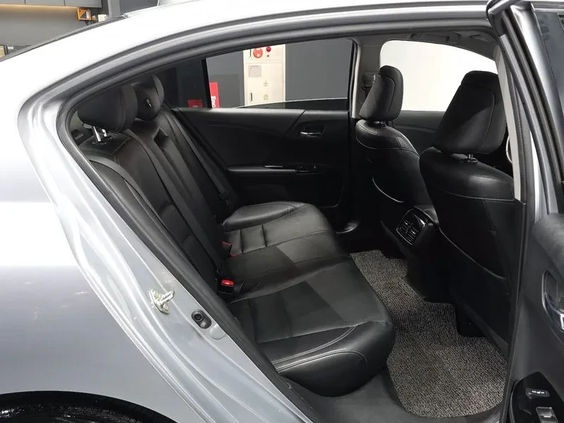Honda Accord 2.4 9Th Generation, снимка 12 - Автомобили и джипове - 55044790