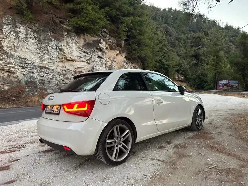 Audi A1 1.6 TDI S Line , снимка 3 - Автомобили и джипове - 55697801