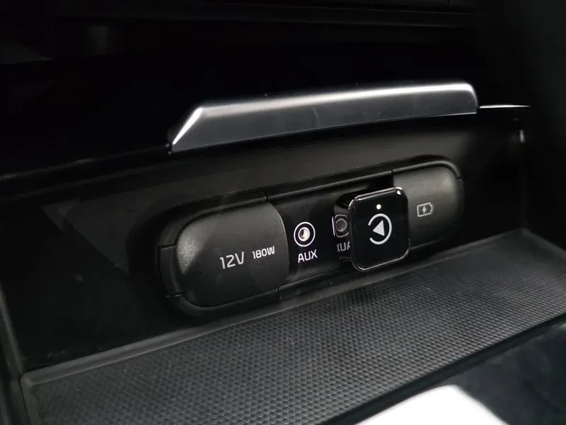 Kia Stinger 2.0Т/АWD/KEYLESS/360 КАМЕРИ/ПОДГРЕВ/ОБДУХВАНЕ/, снимка 13 - Автомобили и джипове - 56575732