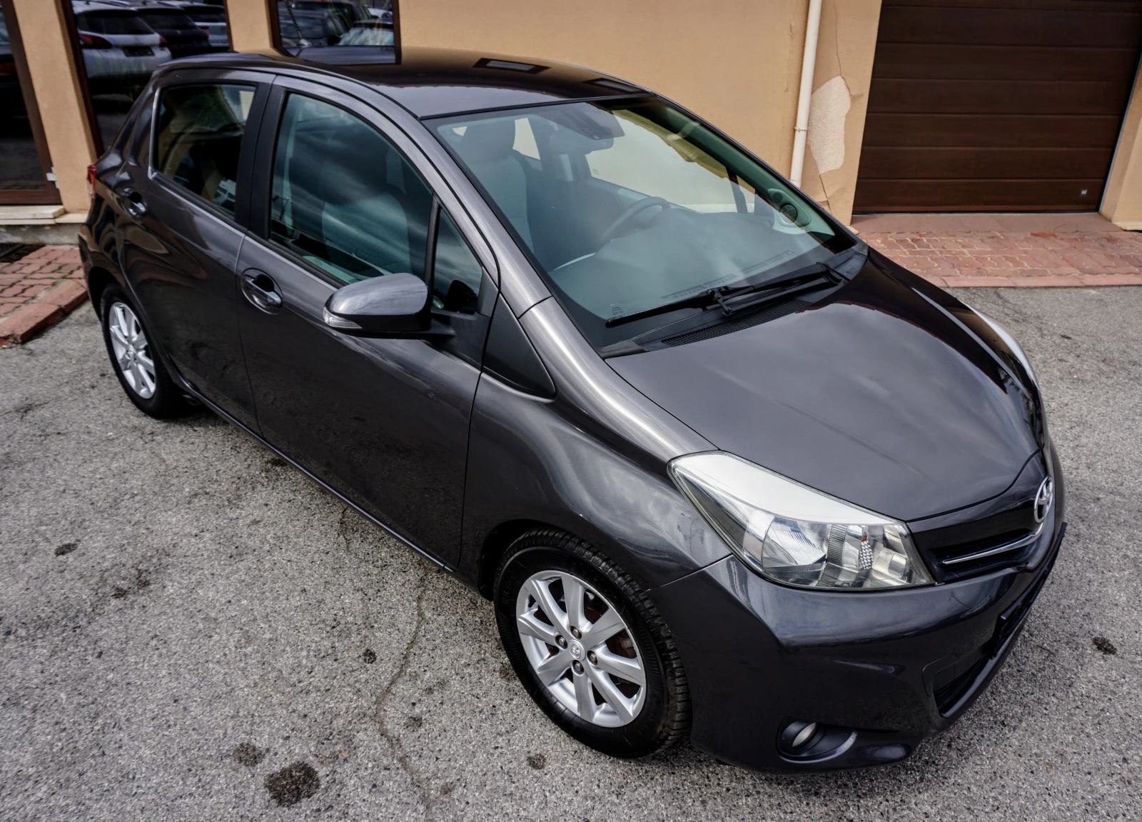 Toyota Yaris 1.4D-4D LOUNGE  - изображение 2