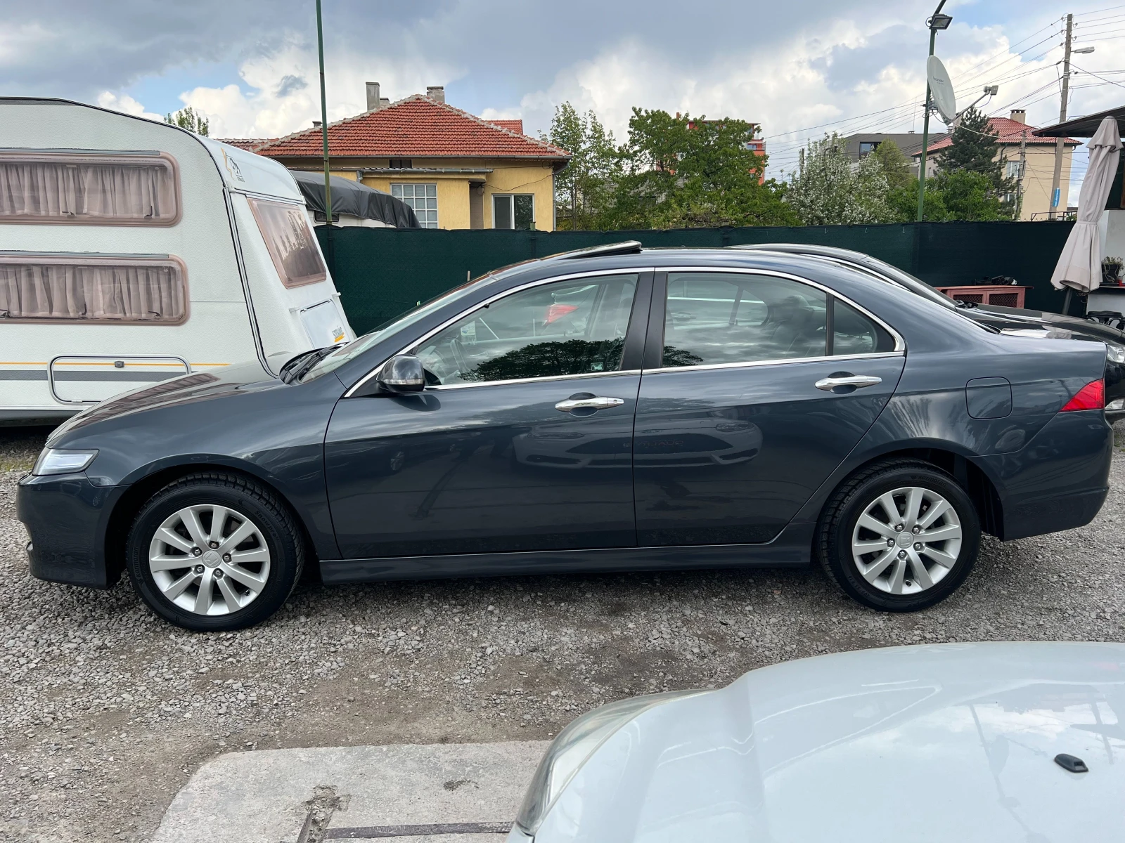 Honda Accord 2.4i-VTEC АВТОМАТИК/ДИСТРОНИК/КОЖА/НАВИ/КСЕНОН/PDC - изображение 2