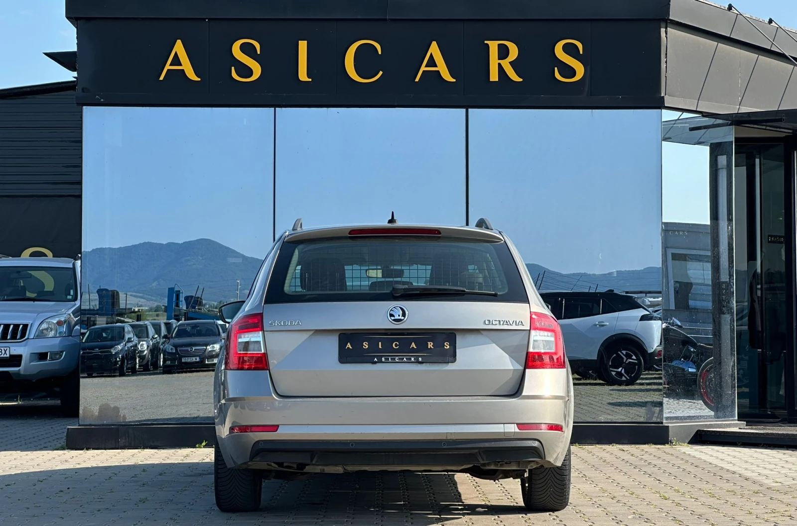 Skoda Octavia / 1.6 TDI / FACELIFT / EURO 6 / TOP /  - изображение 4