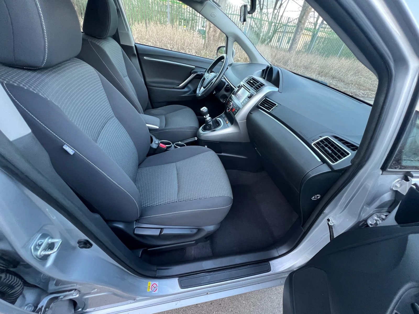 Toyota Verso 1.6D4D | Mobile.bg � ����������� 12