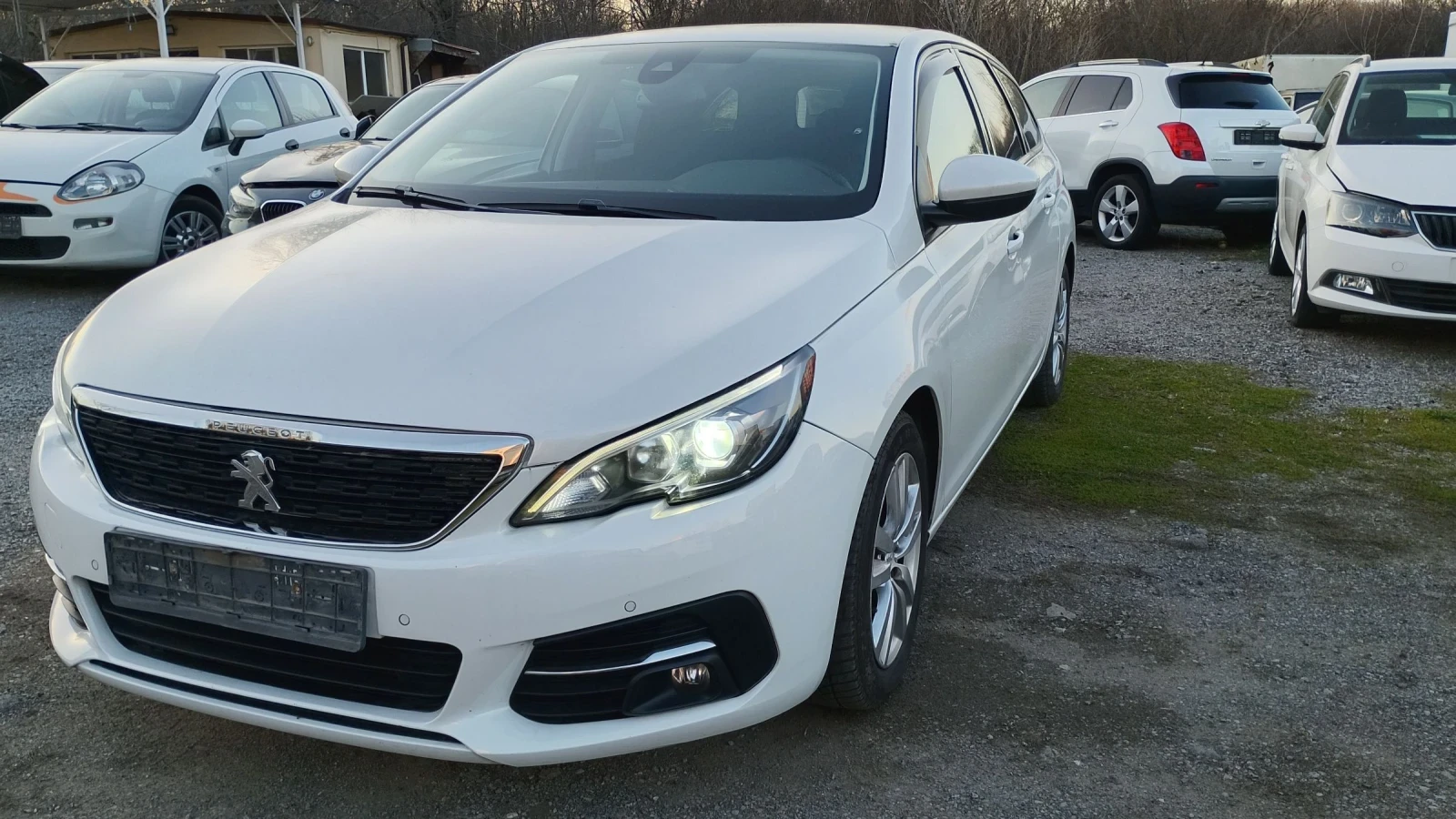 Peugeot 308 1.5 хдй автомат, снимка 3 - Автомобили и джипове - 53803495