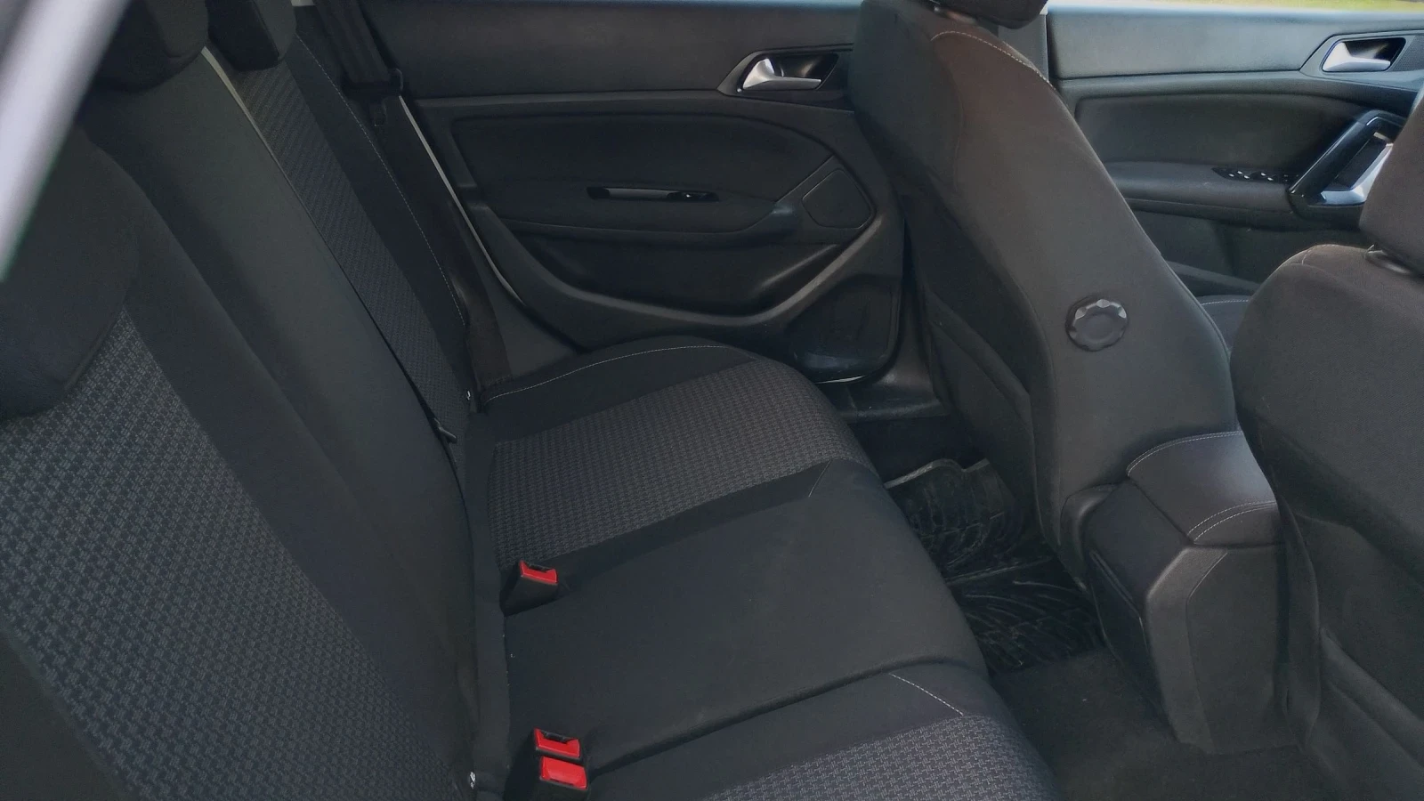 Peugeot 308 1.5 хдй автомат, снимка 6 - Автомобили и джипове - 53803495