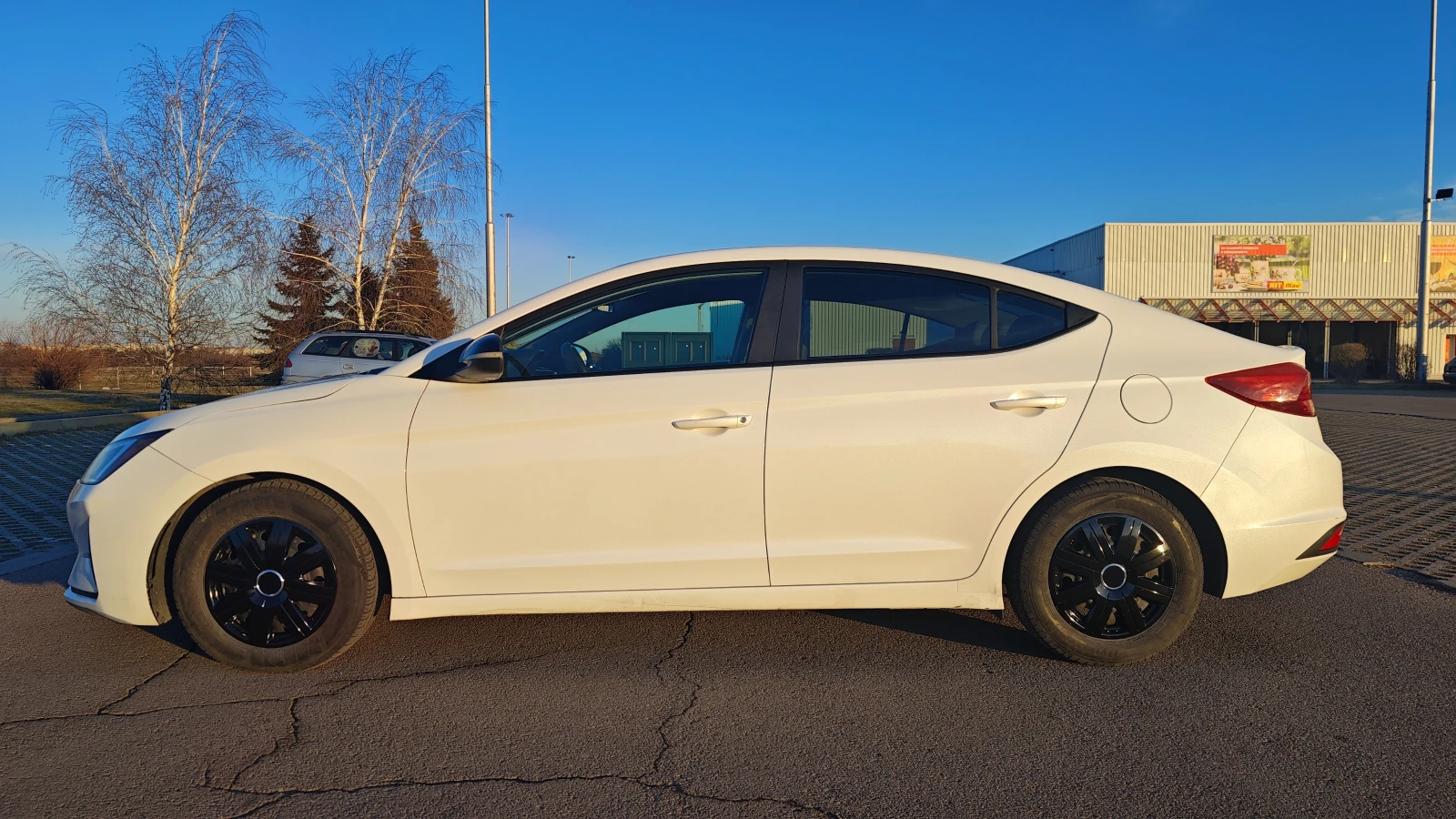 Hyundai Elantra undefined | Auto.bg — изображение 1