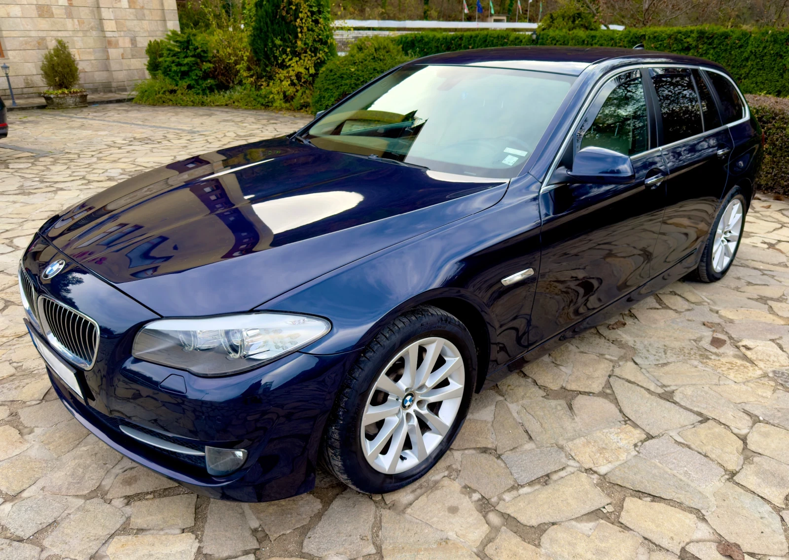 BMW 530 F11 3.0D 258HP FULL DIGITAL | НАПЪЛНО ОБСЛУЖЕНА, снимка 4 - Автомобили и джипове - 54181045