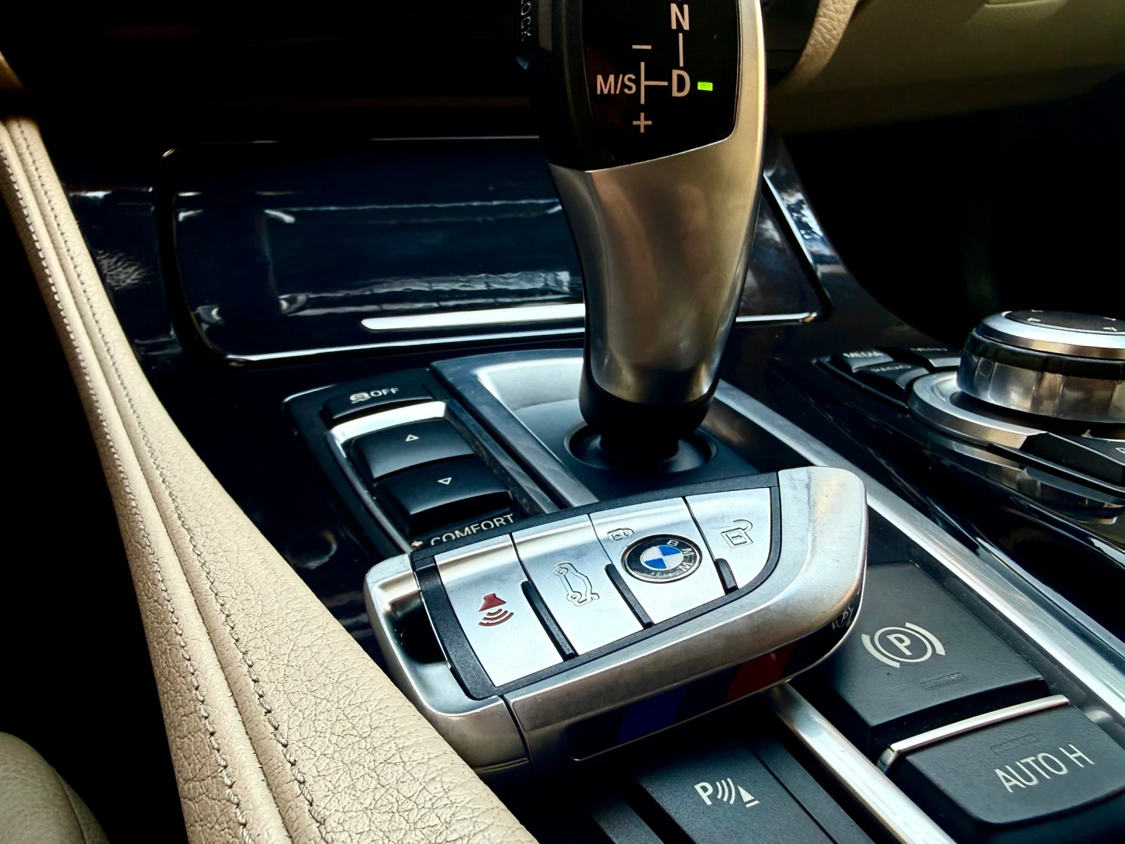 BMW 530 F11 3.0D 258HP FULL DIGITAL | НАПЪЛНО ОБСЛУЖЕНА, снимка 17 - Автомобили и джипове - 54181045