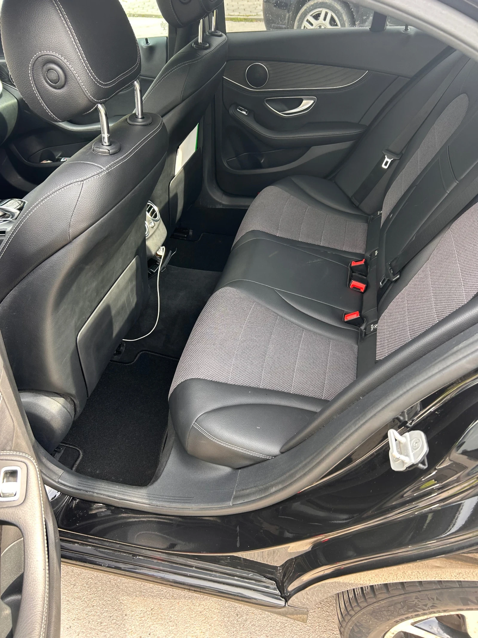 Mercedes-Benz B 220  C 220 D 4 MATIC, снимка 8 - Автомобили и джипове - 54203751