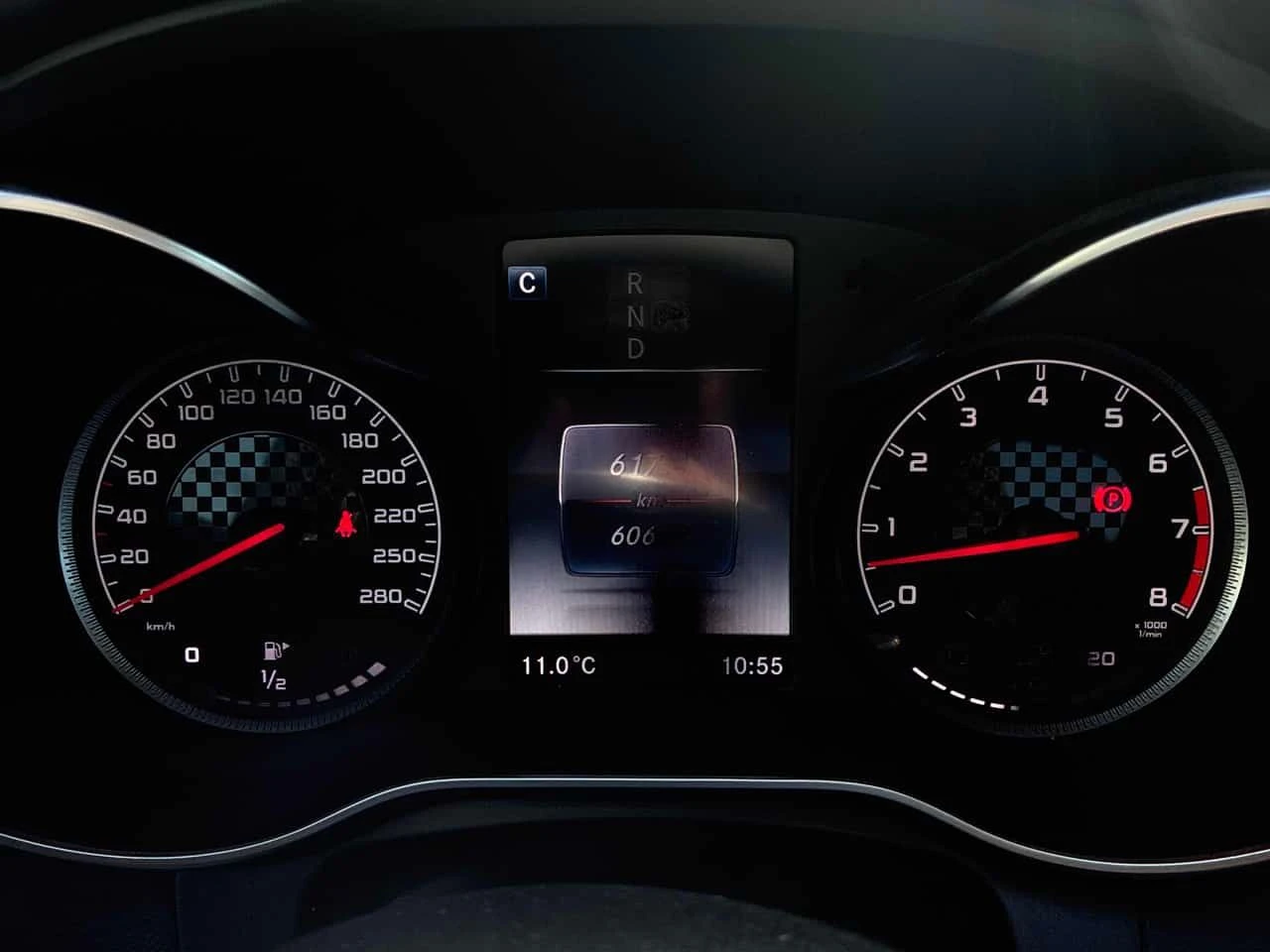 Mercedes-Benz C 450 AMG ПОДГРЕВИ * ШИБИДАХ* KEYLESS * BURMESTER, снимка 8 - Автомобили и джипове - 54230491