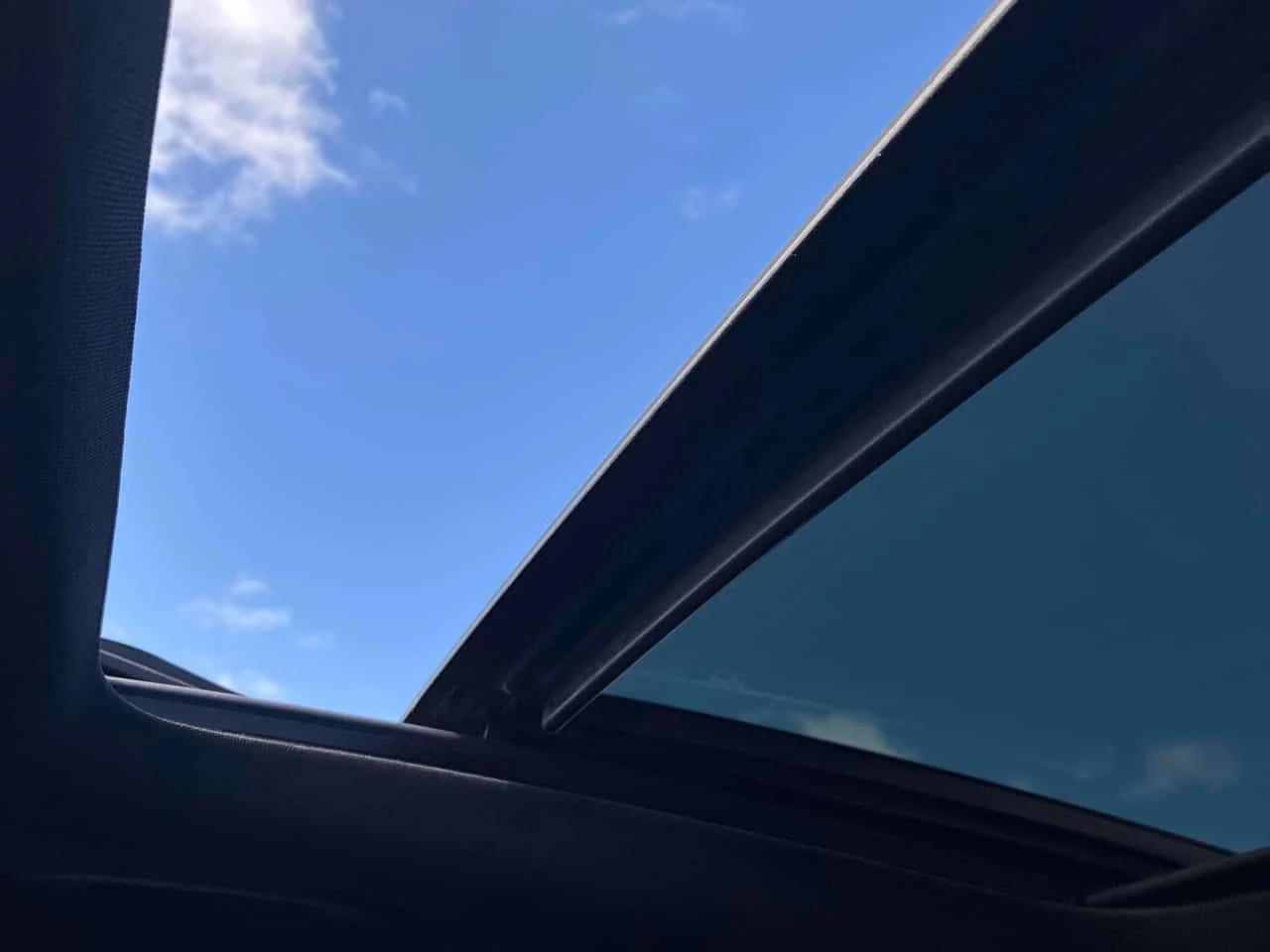 Mercedes-Benz C 450 AMG ПОДГРЕВИ * ШИБИДАХ* KEYLESS * BURMESTER, снимка 11 - Автомобили и джипове - 54230491