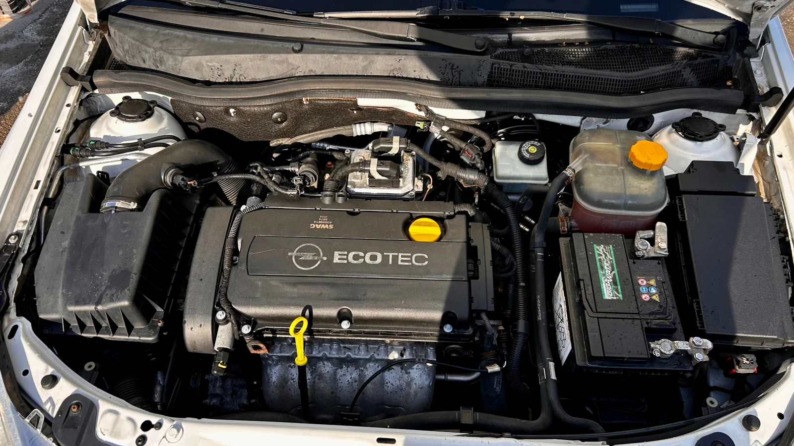 Opel Astra 1, 6, снимка 8 - Автомобили и джипове - 54395768