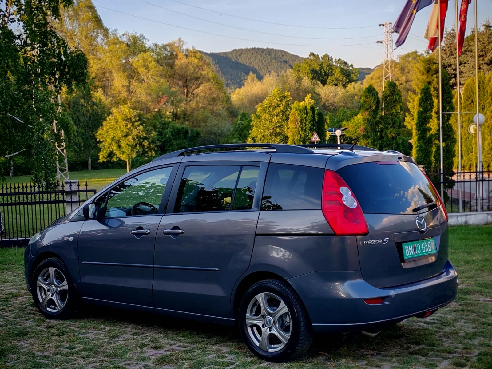 Mazda 5 1.8I 16V(116)* КЛИМАТРОНИК* 7-МЕСТА* НОВ ВНОС* , снимка 4 - Автомобили и джипове - 54962653
